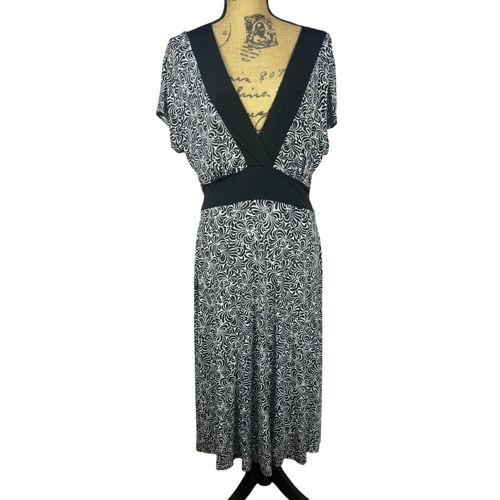 Y2K Babydoll Dress Sz 14 Black and White Midi Length Tie Back
